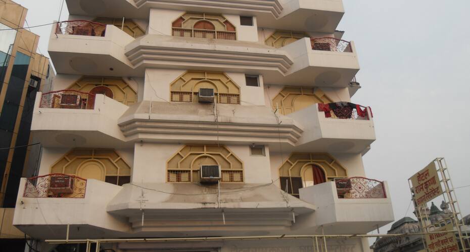 Hotel R. K, Allahabad 5